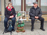 Erna und Fritz Lühken mit Zwergen