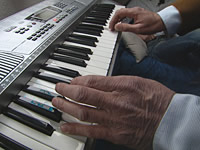 Jörg Brohme am Keyboard