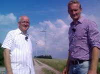 Wilhelm Sonntag und Sven Tietzer im Windpark